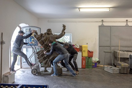 © Nicole Six und Paul Petrisch mit Jakob Holzer, Drugi spomenik/Das andere Denkmal, 2025